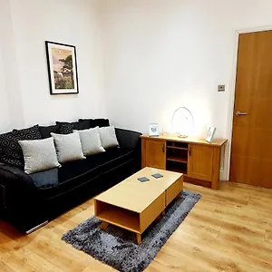 Apartment Superb 2 Beds 2 Baths New W/ Garden+patio
