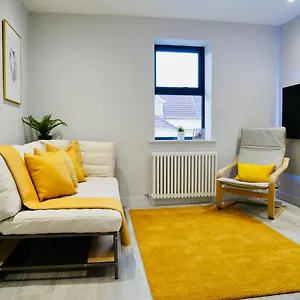 Apartment Beautiful Brand New Near The